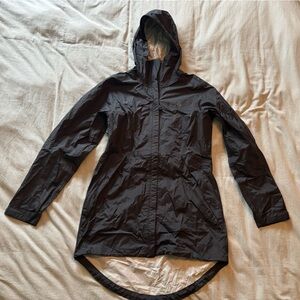 Mountain Hardwear Women's Black lightweight waterproof hooded Rain  Jacket